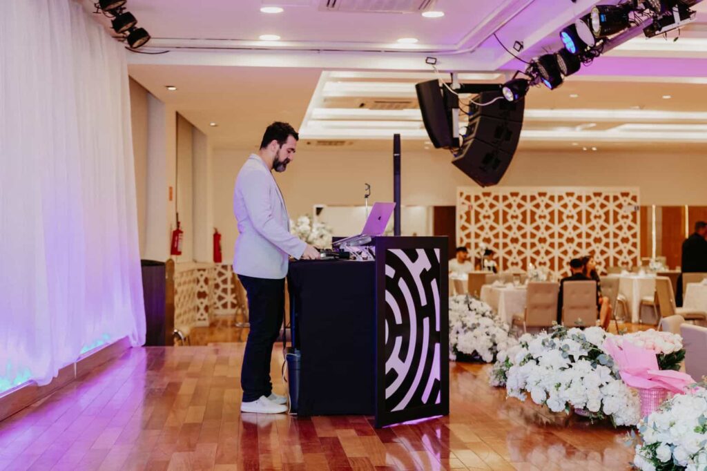 Como Escolher um DJ Árabe Especializado para Casamento